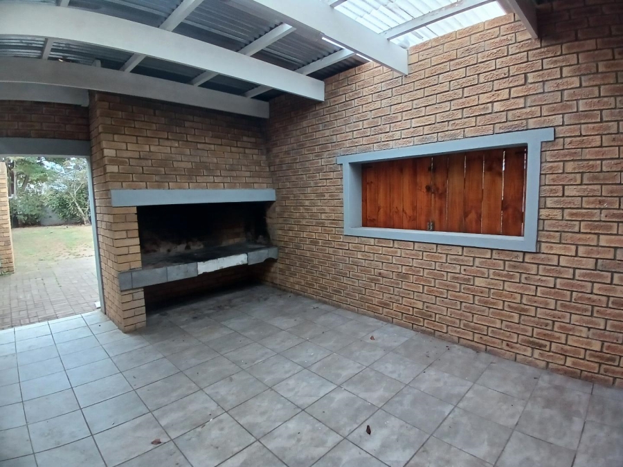 4 Bedroom Property for Sale in Hartenbos Central Western Cape